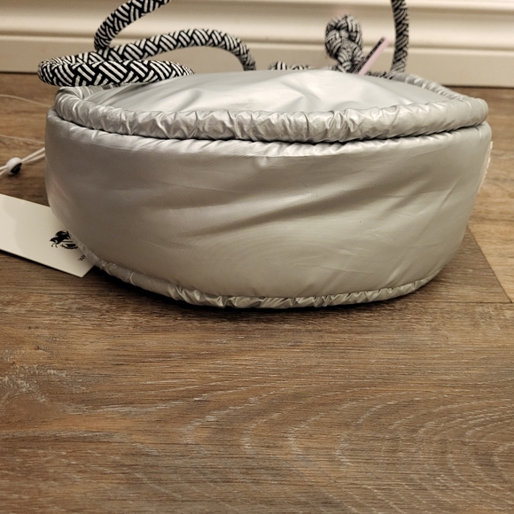 Wildfox Silver Crossbody 2 in 1 Crossbody/Shoulder Bag - Picture 10 of 12